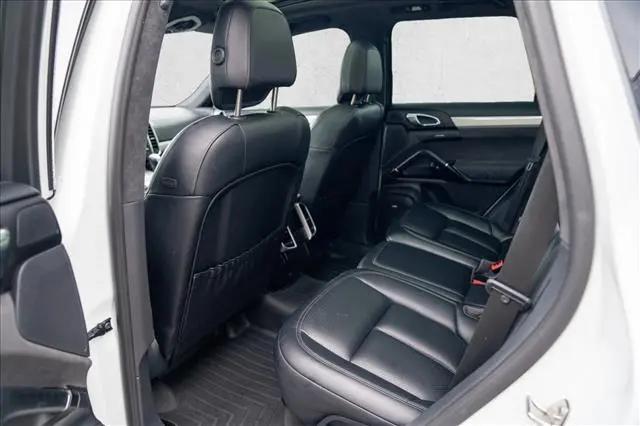 2016 Porsche Cayenne GTS