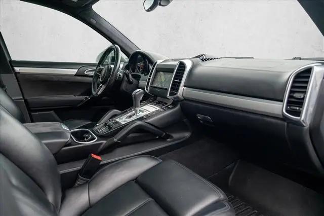 2016 Porsche Cayenne GTS