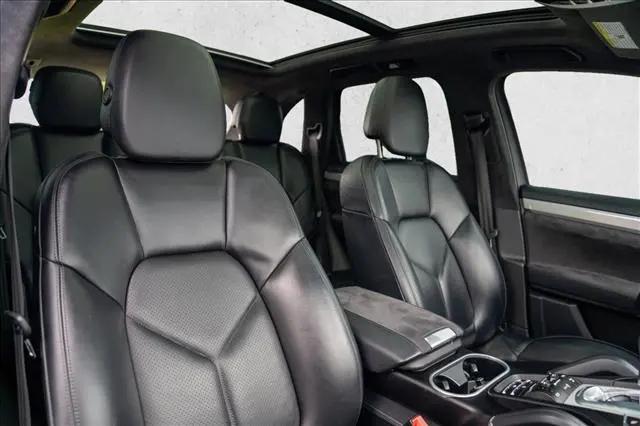 2016 Porsche Cayenne GTS