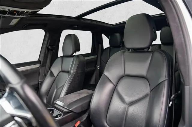 2016 Porsche Cayenne GTS