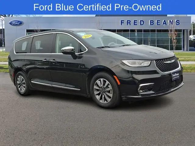 2023 Chrysler Pacifica Hybrid Limited for sale in Newtown, PA