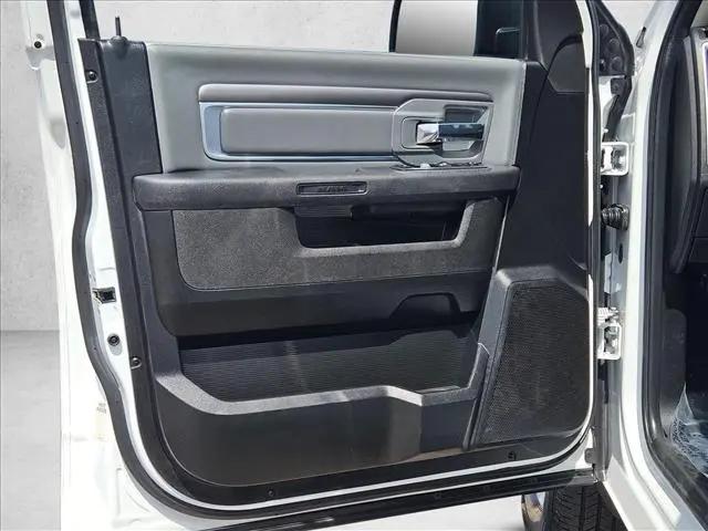 2022 Ram 1500 Classic SLT Crew Cab 4x4 57 Box
