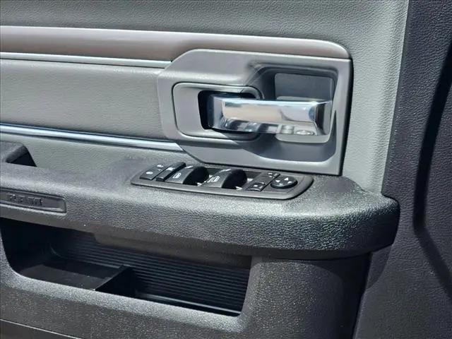 2022 Ram 1500 Classic SLT Crew Cab 4x4 57 Box