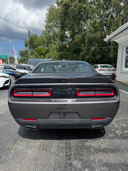 2022 Dodge Challenger SXT