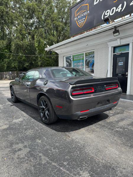 2022 Dodge Challenger SXT