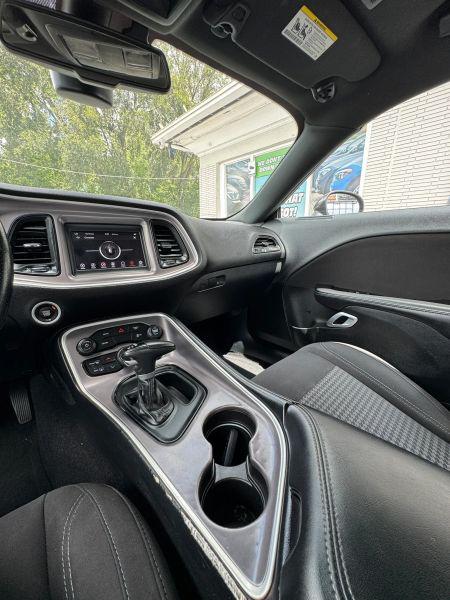 2022 Dodge Challenger SXT