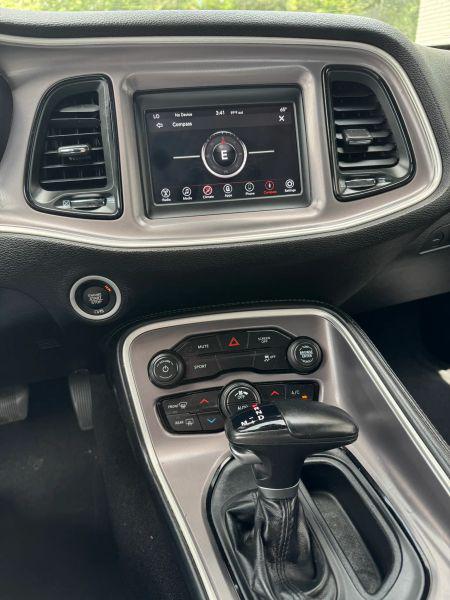 2022 Dodge Challenger SXT