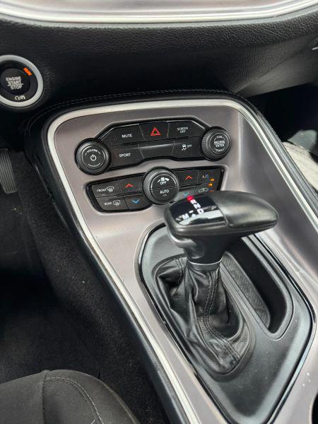2022 Dodge Challenger SXT