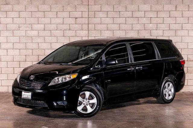 2017 Toyota Sienna L 7 Passenger for sale in Van Nuys, CA
