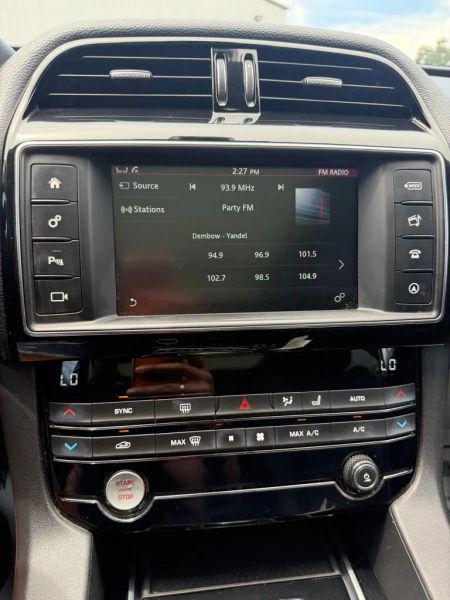 2017 Jaguar F-PACE 35t Prestige