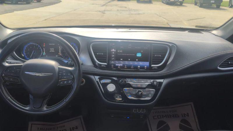 2021 Chrysler Pacifica Touring AWD