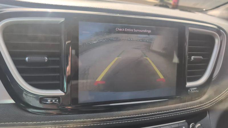 2021 Chrysler Pacifica Touring AWD