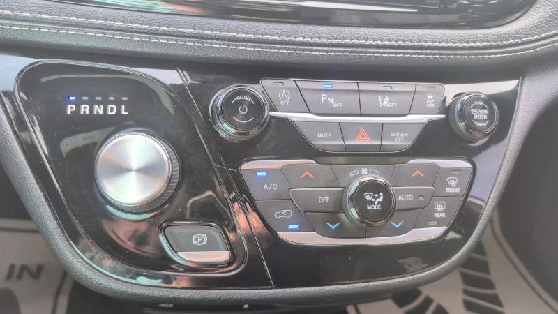 2021 Chrysler Pacifica Touring AWD