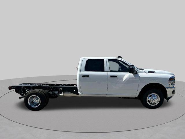 2026 RAM 3500 Chassis RAM 3500 TRADESMAN CREW CAB CHASSIS 4X4 60 CA