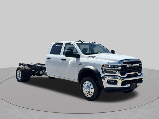 2026 RAM 5500 Chassis RAM 5500 TRADESMAN CHASSIS CREW CAB 4X4 84 CA