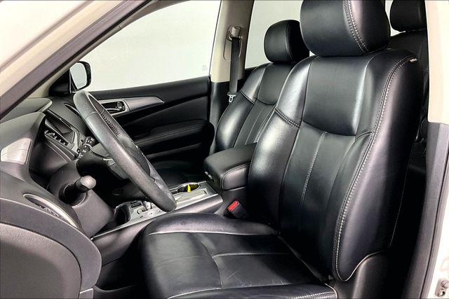 Used 2017 Nissan Pathfinder SL For Sale in Olive Branch, MS