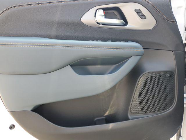 2027 Chrysler Pacifica Pinnacle