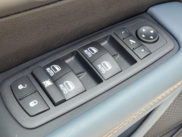 2027 Chrysler Pacifica Pinnacle