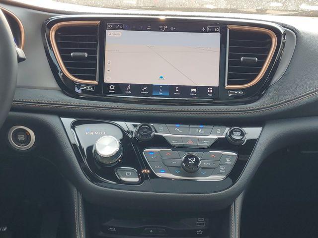 2027 Chrysler Pacifica Pinnacle