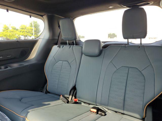 2027 Chrysler Pacifica Pinnacle