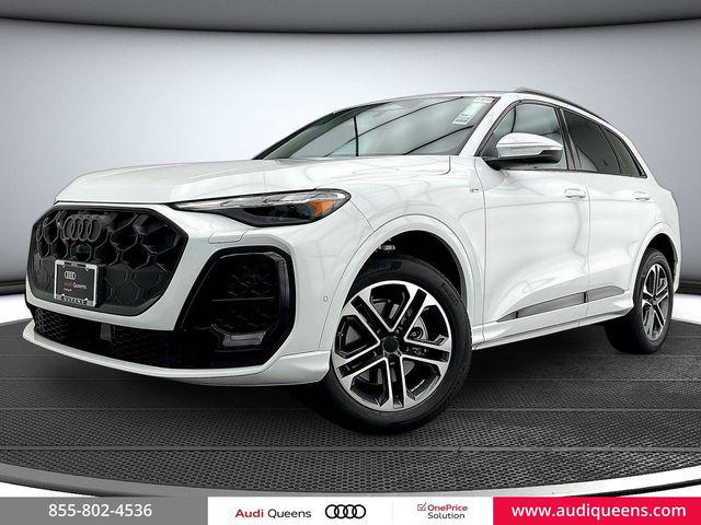Glacier White metallic 2026 Audi Q5 SUV / Crossover All-Wheel Drive Automatic