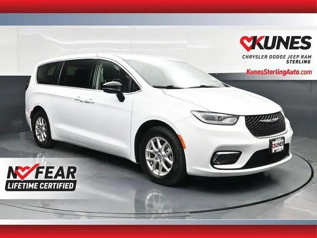 2024 Chrysler Pacifica Touring L for sale in Sterling, IL