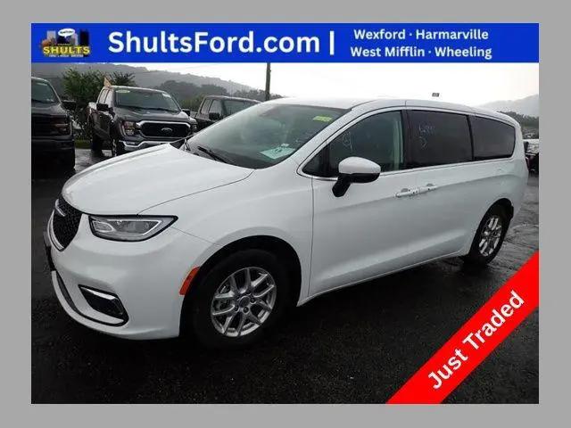 2023 Chrysler Pacifica Touring L for sale in Triadelphia, WV