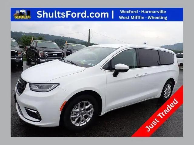 2023 Chrysler Pacifica Touring L for sale in Triadelphia, WV