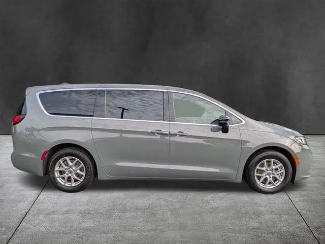 2025 Chrysler Pacifica Select for sale in Summerville, SC