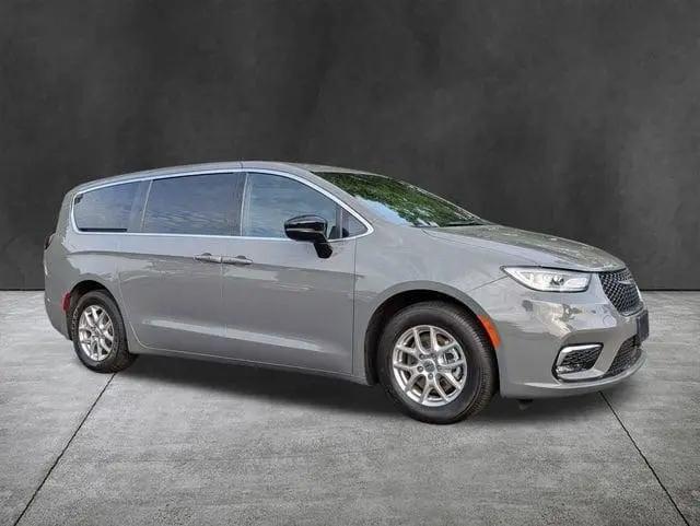 2025 Chrysler Pacifica Select for sale in Summerville, SC