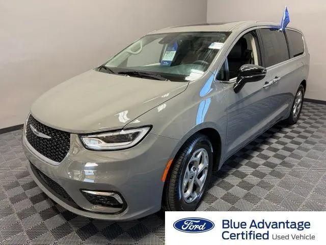 2024 Chrysler Pacifica Limited for sale in Sheffield Village, OH