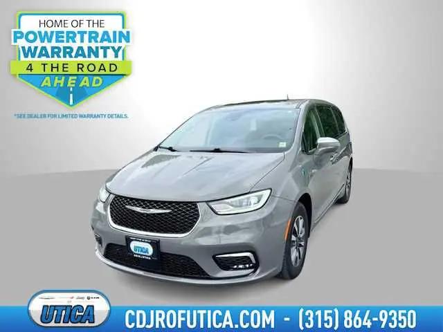 2022 Chrysler Pacifica Hybrid Limited for sale in Yorkville, NY