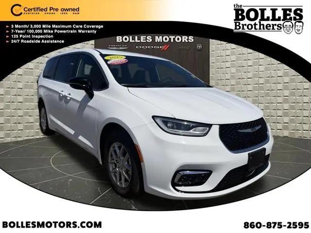 2025 Chrysler Pacifica Select for sale in Ellington, CT