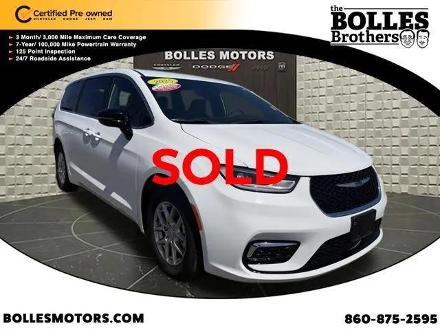 2025 Chrysler Pacifica Select for sale in Ellington, CT