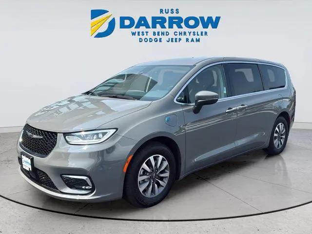 2023 Chrysler Pacifica Hybrid Touring L for sale in West Bend, WI