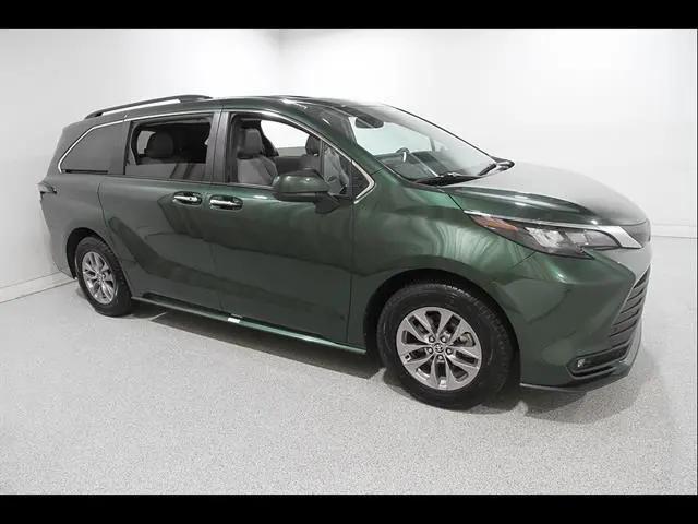 2026 Toyota Sienna XLE for sale in Mentor, OH
