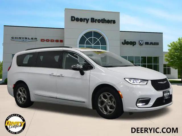 2023 Chrysler Pacifica Limited for sale in Iowa City, IA