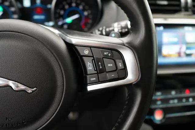 2017 Jaguar F-PACE 35t R-Sport