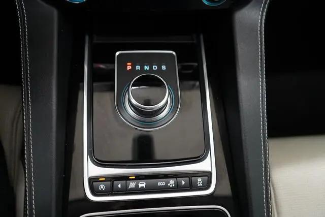 2017 Jaguar F-PACE 35t R-Sport