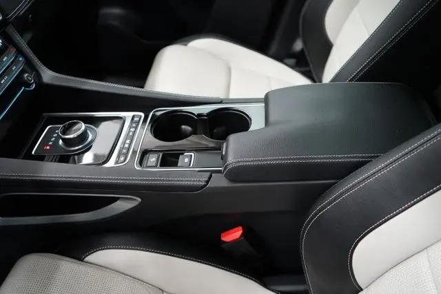 2017 Jaguar F-PACE 35t R-Sport