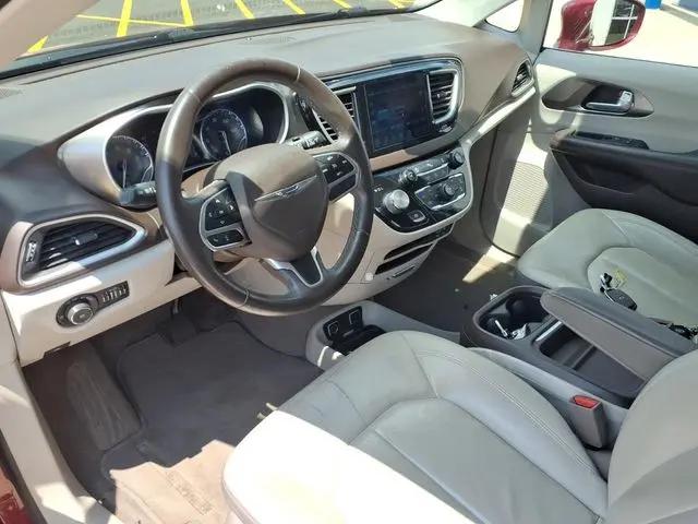 2017 Chrysler Pacifica Touring-L