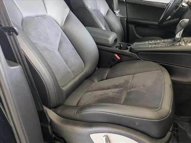 2021 Porsche Macan Macan