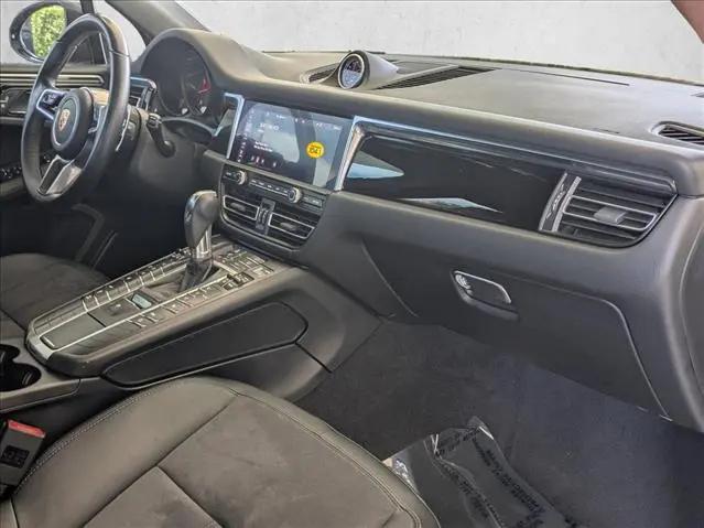 2021 Porsche Macan Macan