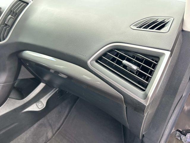 2021 Ford Edge SE