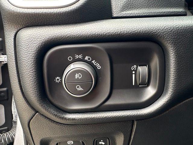 2021 Ram 1500 Lone Star Crew Cab 4x4 5'7" Box