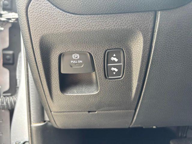 2021 Ram 1500 Lone Star Crew Cab 4x4 5'7" Box