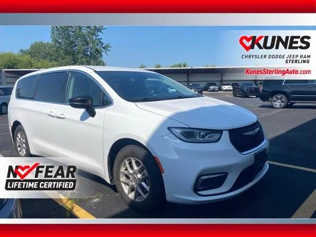 2024 Chrysler Pacifica Touring L for sale in Sterling, IL