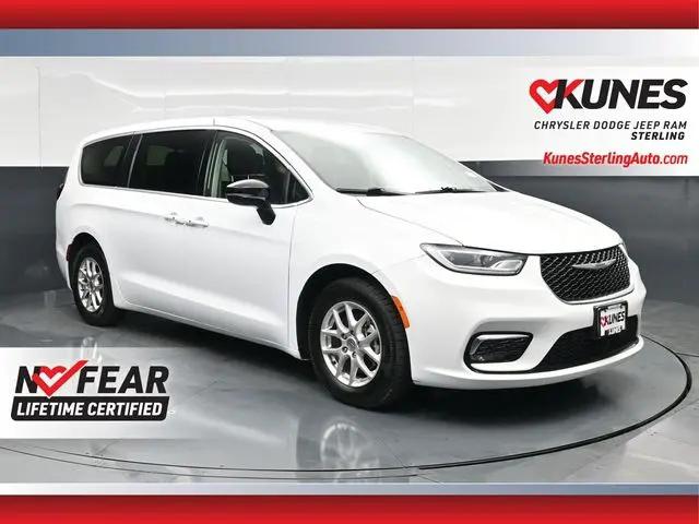 2024 Chrysler Pacifica Touring L for sale in Sterling, IL