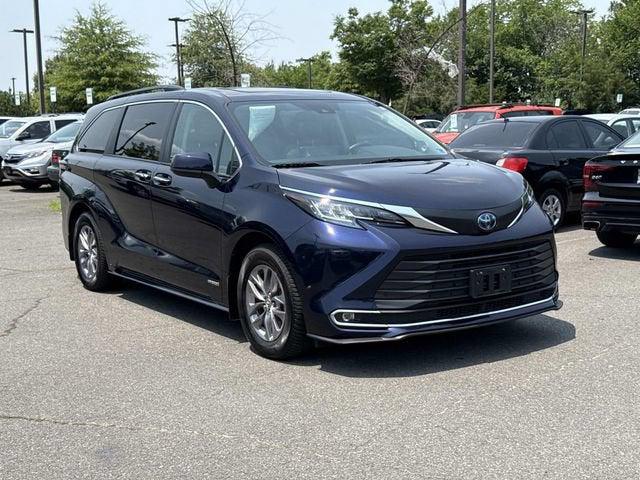 2021 Toyota Sienna XLE 2021 Toyota Sienna XLE