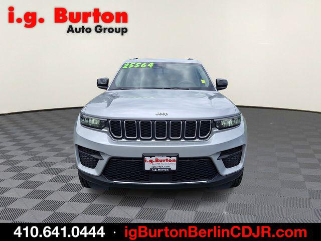 2023 Jeep Grand Cherokee Laredo 4x2 2023 Jeep Grand Cherokee Laredo 4x2